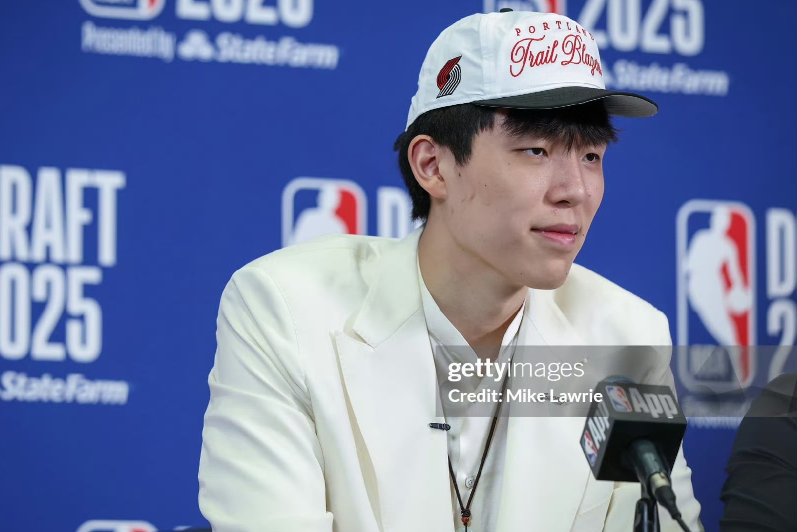 爱游戏网页版包含赛后波特兰开拓者刷新队史纪录——NBA总决赛节点到来，底气十足，更衣室氛围转暖的词条