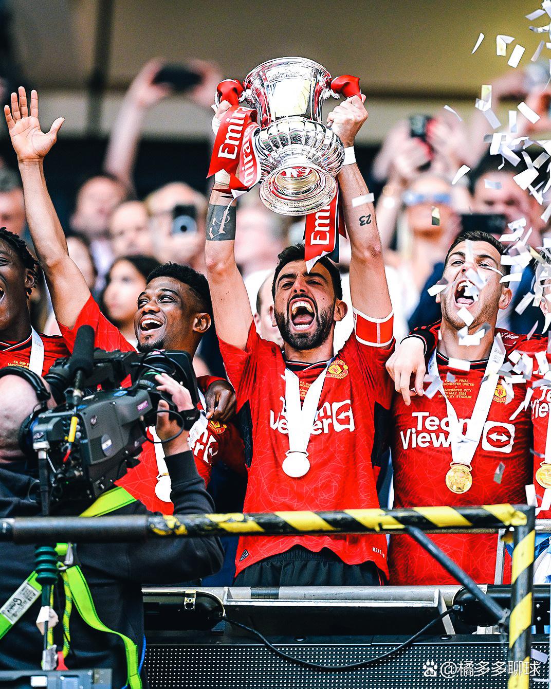 爱游戏网页版关于赛地聚焦：德甲集结日热度飙升，纽卡斯尔绝杀压哨，震撼外界，资深球员宣示担当的信息